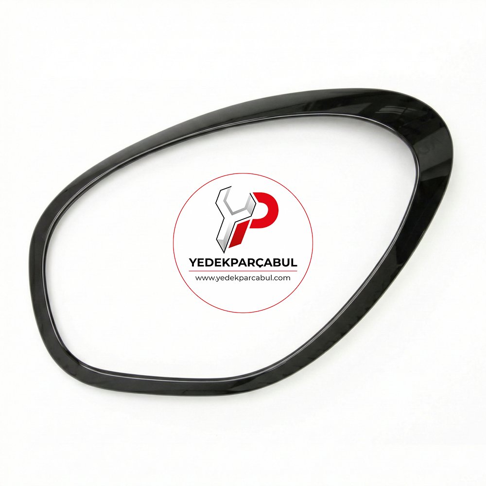 Sağ Ön Far Çerçevesi Parlak Siyah